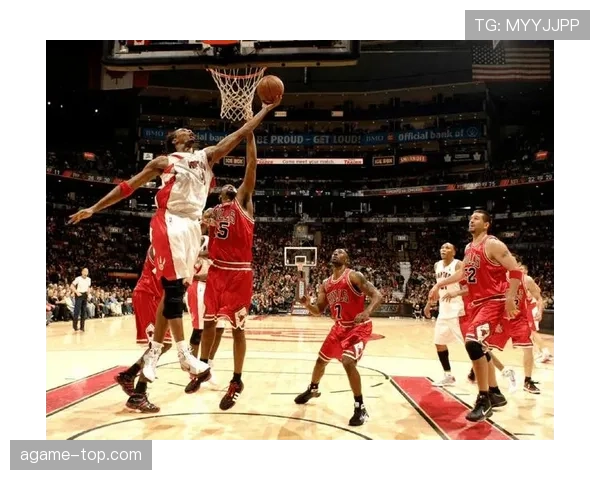 克里斯·波什挡拆拉开空间助攻增多提升内线威胁效率