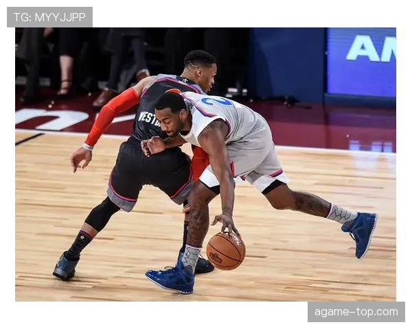 约翰·沃尔利用突破创造机会提升队内关键时刻组织效率