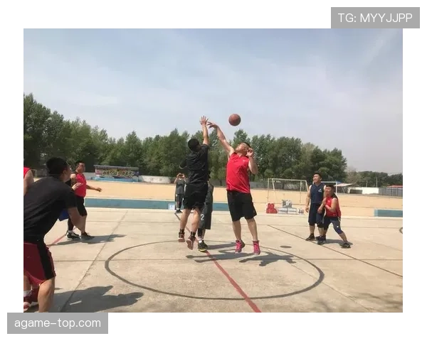 篮球比赛开始规则中关于跳球违例与裁判判罚标准的深度解析